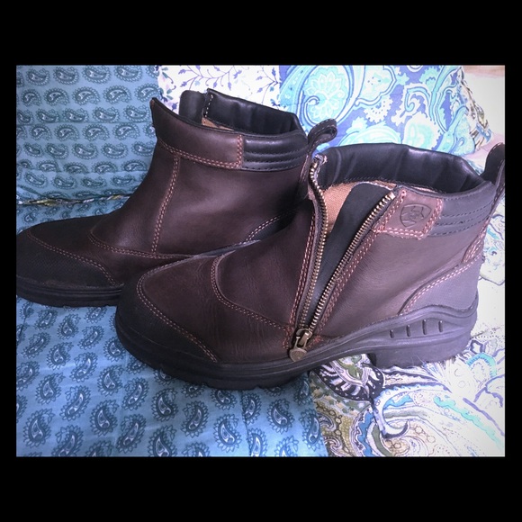 ariat barnyard side zip